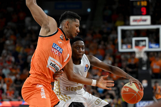 面临挑战 面临挑战